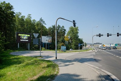 Telebim w Krakowie przy skrzyżowaniu prowadzącym do Centrum Handlowego Witek.